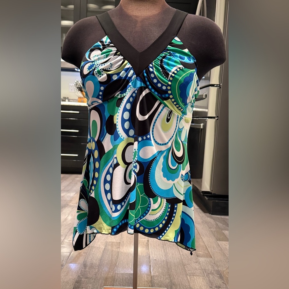 Studio 1940 Multicolor Tank with a Flowy Flare bottom. Size XL